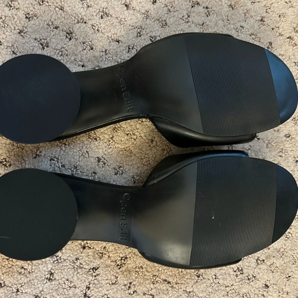 Black Women's Slide Sandals - Picture 4 of 4